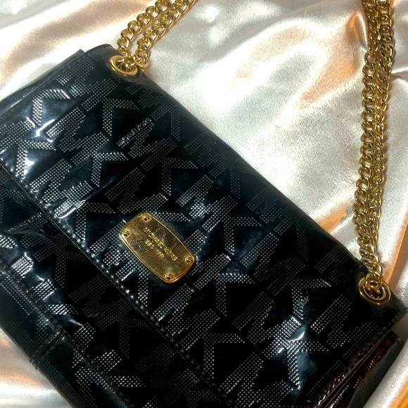 Michael Kors Handbags - Authentic Michael Kors Bag